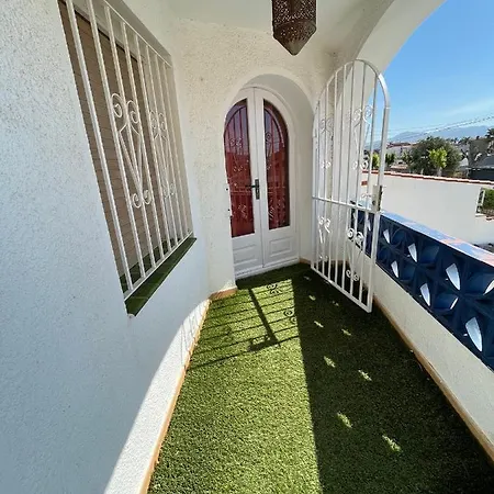 Avec Piscine Sur Villa Empuriabrava